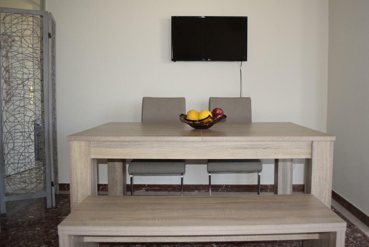 Modern Apartment With Garden Kíssamos Exteriör bild